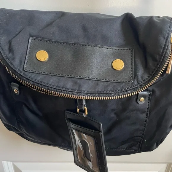 Marc Jacobs Black Crossbody Bag with Gold Hardware - Picture 2 of 12